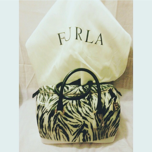 FURLA ZEBRA PRINT PURSE - Picture 1 of 8